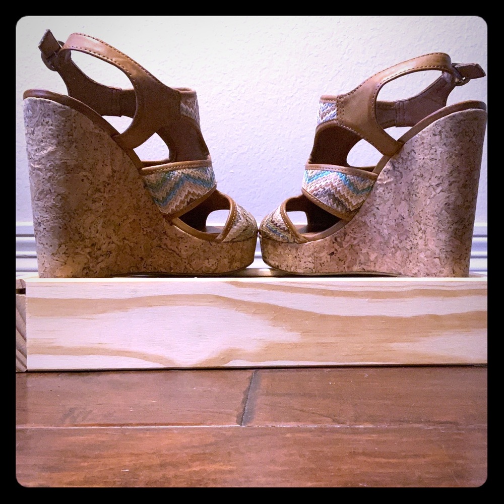 Lucky Brand Wedges - Picture 4 of 6